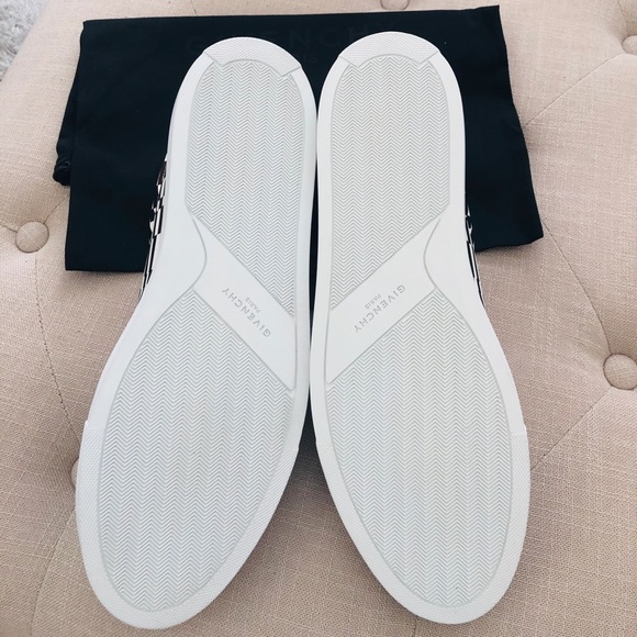 Authentic GIVENCHY  Men’s Lo sneaker - Picture 2 of 8